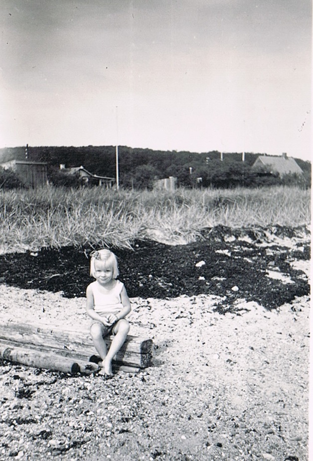 Gen Kirsten 1946 På stranden alene